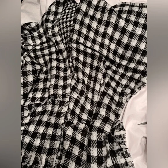 Villa Of the Buffalo Babes Poncho - Picture 8 of 10